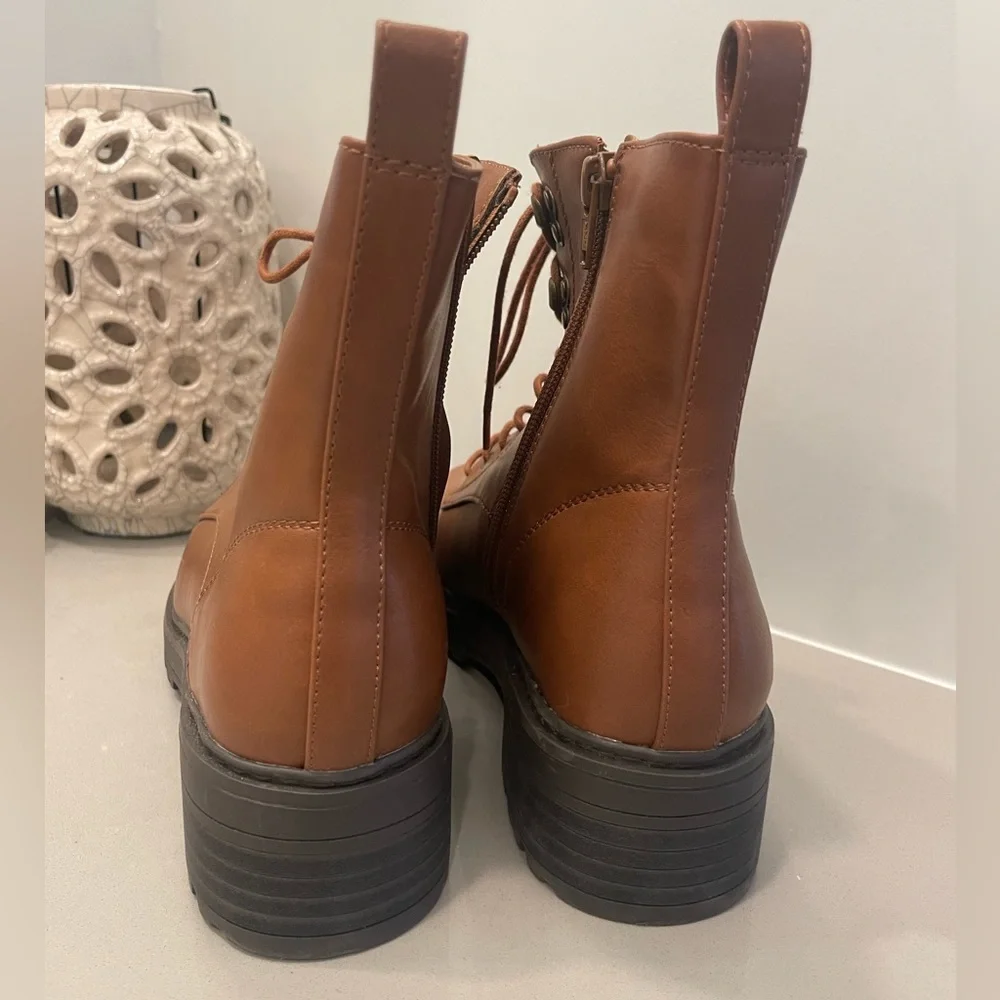 Universal Thread Boots - Picture 3 of 3